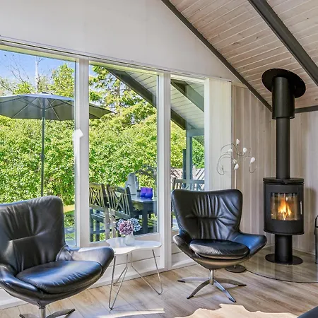 Family-friendly With Hot Tub And Guest Annex Near The Coast Ebeltoft